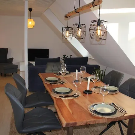 Penthouse L 4 L 90qm I Wifi I 2 Schlafzimmer I Innenstadt * Wiesbaden