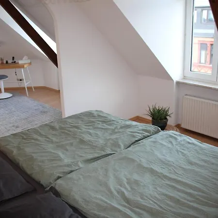 Penthouse L 4 L 90qm I Wifi I 2 Schlafzimmer I Innenstadt Apartment *