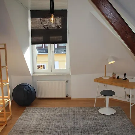 Penthouse L 4 L 90qm I Wifi I 2 Schlafzimmer I Innenstadt